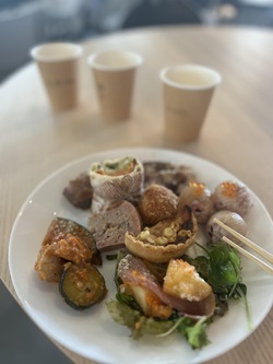 お皿ご飯1